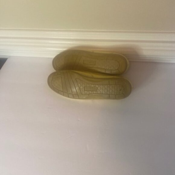 EASY SPIRIT Women's Metallic Gold Leather Sneakers, Anti-Gravity, Size 7.5 - Picture 8 of 8